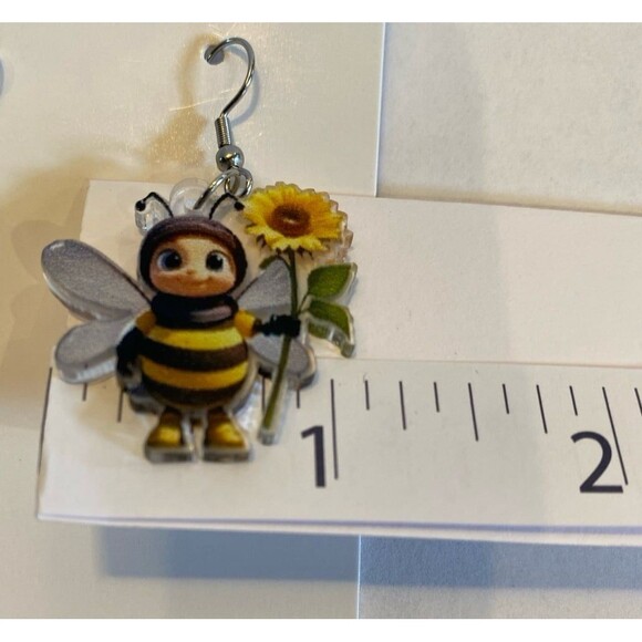 Earrings Bumblebee Daisy Flower Dangle Whimsical Lightweight Fun Statement - Picture 5 of 5